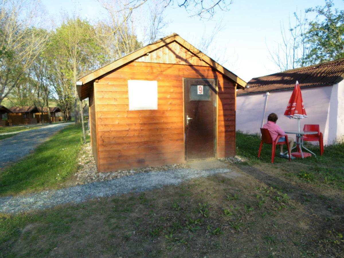 Goecsej Voelgye Kemping Kustánszeg Extérieur photo